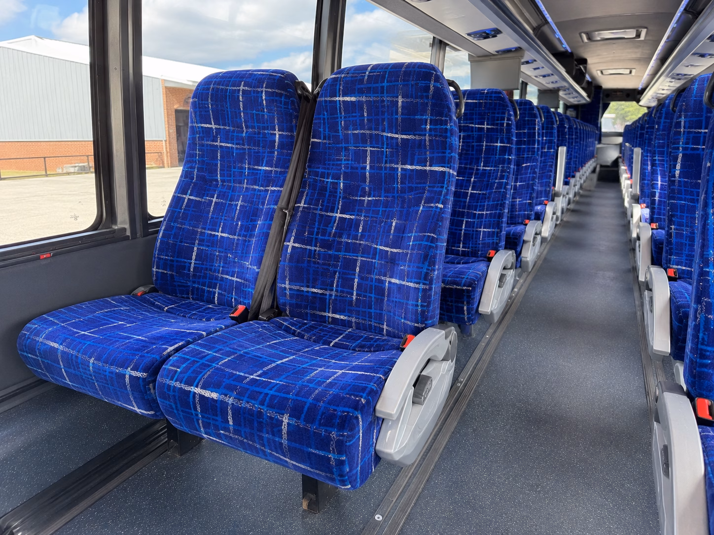 bus rentals to bingham family vineyards and krum wine country