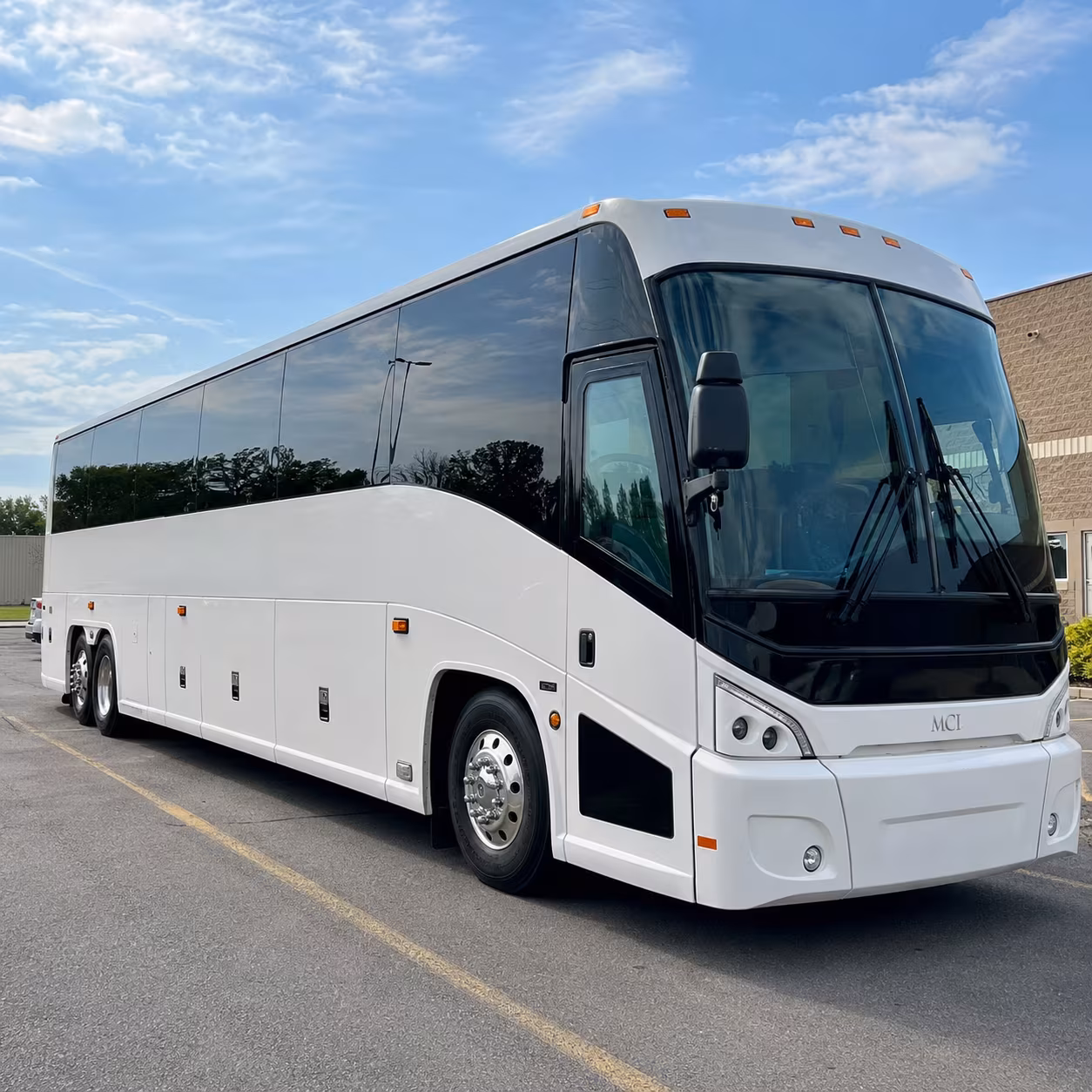 shuttle buses to dos equis pavilion and fair park shows